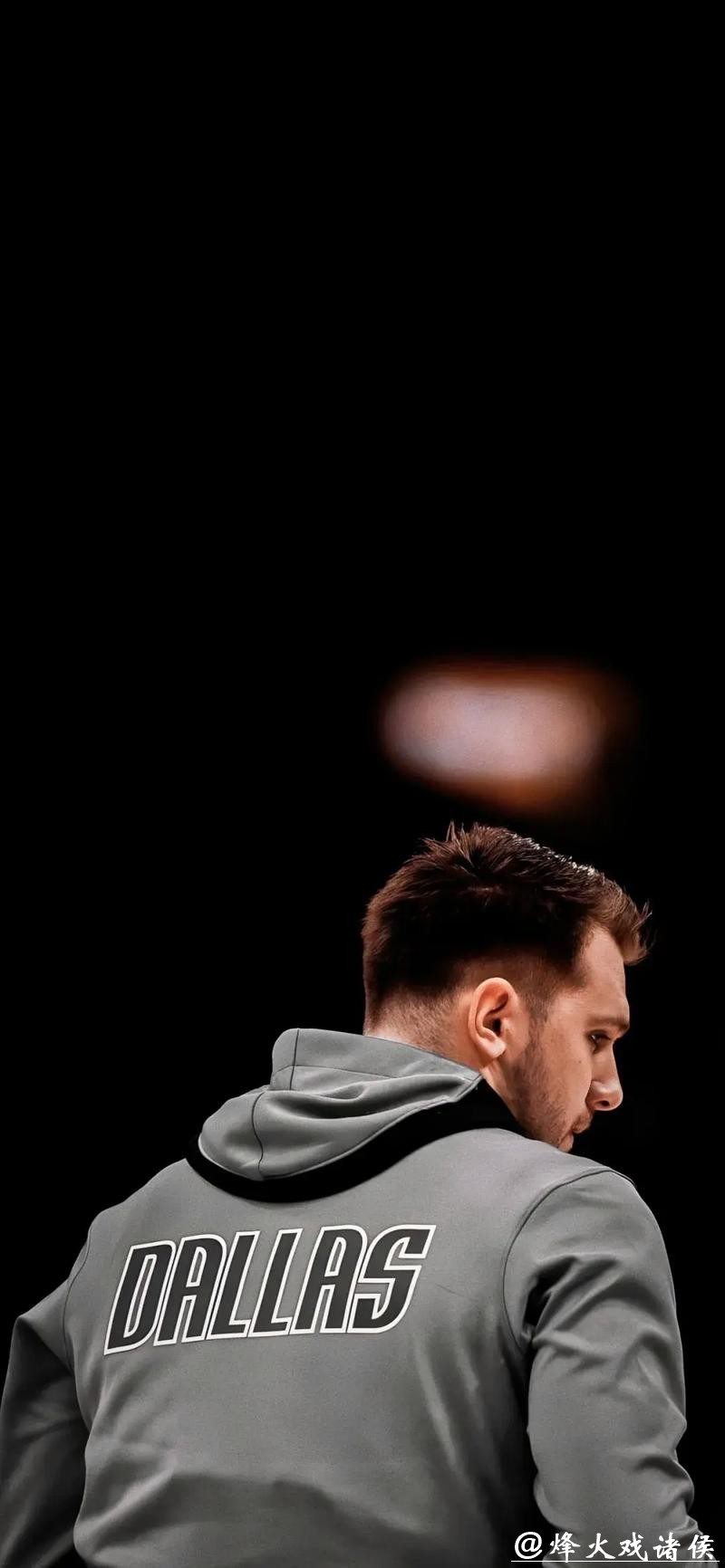 东契奇36+8+5独行侠险胜绿军 布朗24分